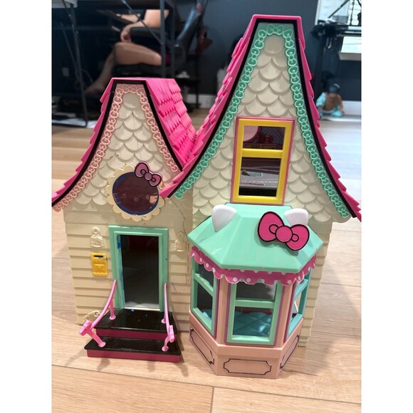 Hello Kitty Other - HELLO KITTY & FRIENDS Fold-Out Dollhouse Playset Sanrio 2016 Just Play 15"